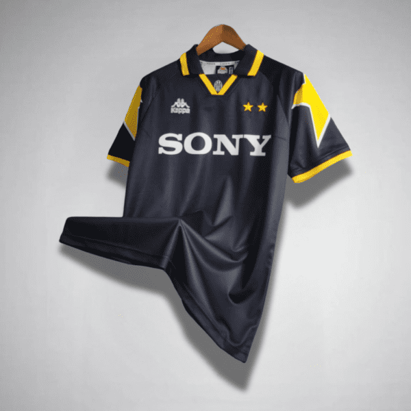 95/97 Juventus Away