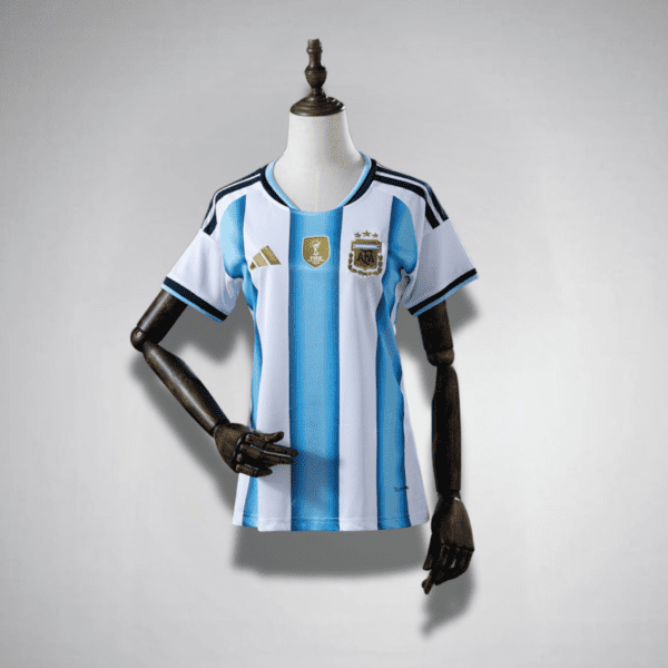 2026 Argentina Woman Home